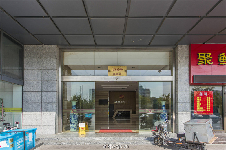 入口